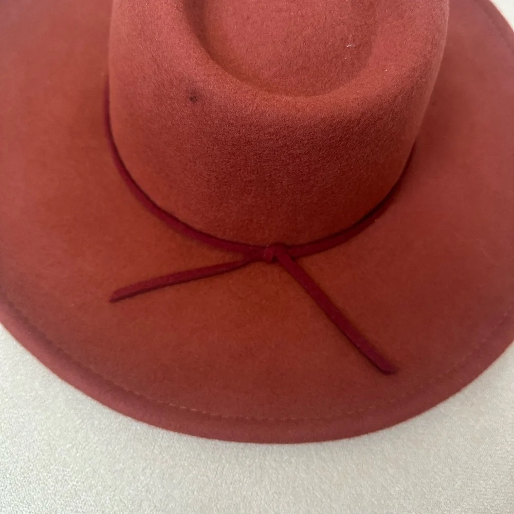 Sonoma Deep Red 💯 Wool Hat